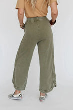 Load image into Gallery viewer, PREORDER: Tulia Palazzo Pant 11.23.25
